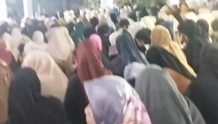 Imelda Liliana Temui Warga di Jl Danau Talaga, Terima Dukungan Kelompok Perempuan