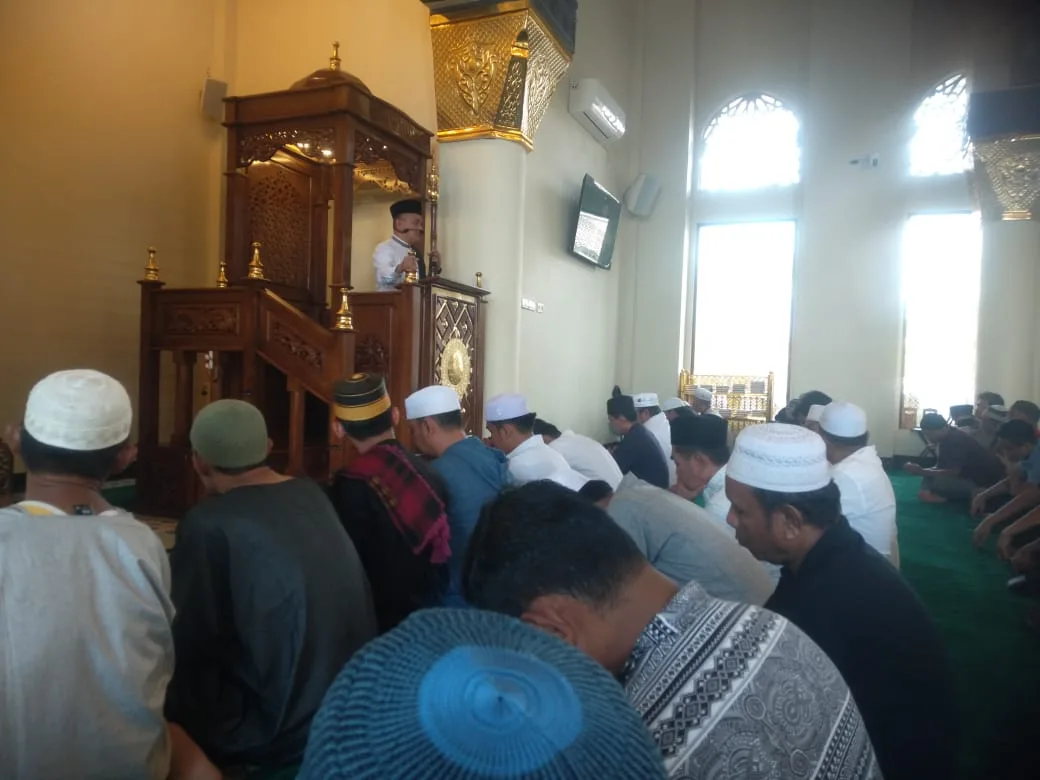 Hadianto Jadi Khatib Jumat di Masjid Al-Hattami Tanjung Manimbaya, Sampaikan Pesan Bersihkan Hati