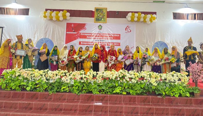 STIA Panca Marga Palu Beri Penghargaan 22 Tokoh Perempuan Inspiratif dari Lembah Kaili 