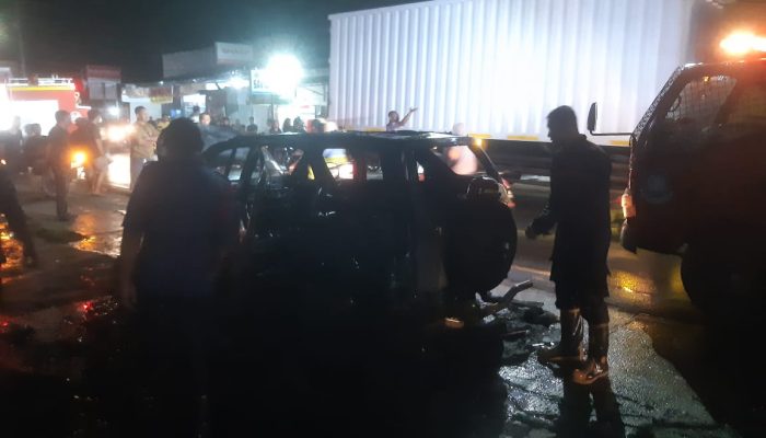 KRONOLOGI Mobil Angkut BBM Pertalite Terbakar di Tawaeli, Asap Mengepul, Pengemudi Keluarkan Jeriken