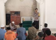 Kapolsek Poso Pesisir Selatan Sosialisasi Pencegahan Radikalisme ke Warga Desa Patiwunga