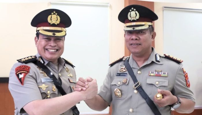 Tongkat Komando Kapolresta Palu Resmi Pindah Tangan, Deny Abrahams Gantikan Barliansyah