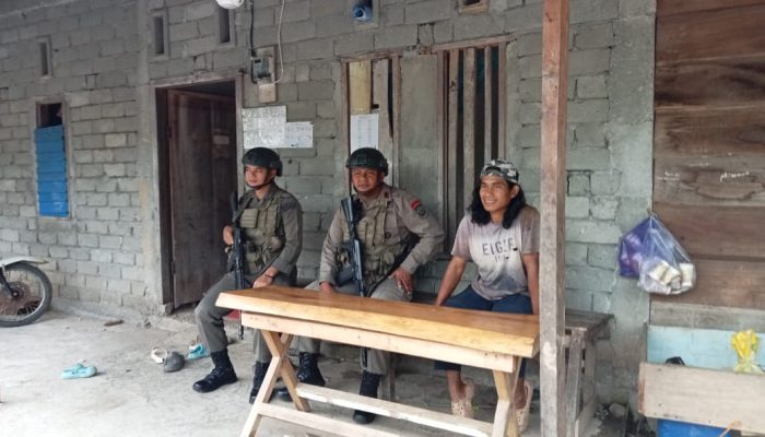 Personel Satgas Madago Raya Kunjungi Eks Napiter di Dusun Tamanjeka Poso