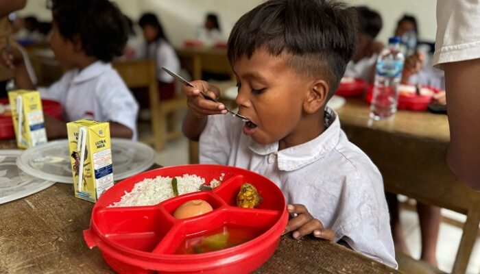 Pelajar di Dua Desa Terpencil Sulawesi Tengah Tersentuh Program Makan Bergizi Gratis