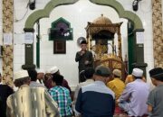 Wali Kota Palu Salat Tarawih di Masjid Al-Ittihad Ujuna, Sampaikan Pentingnya Bersyukur pada Allah SWT