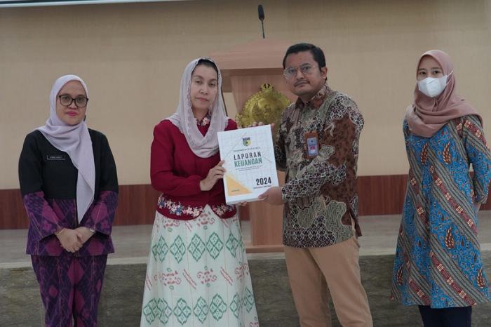 Wawali Imelda Serahkan Laporan Keuangan Pemerintah Kota Palu ke BPK Perwakilan Sulteng
