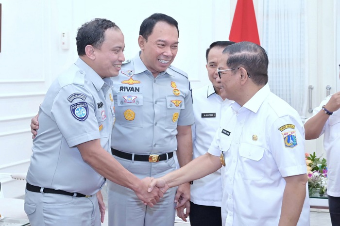 Pembina Samsat Nasional dan Gubernur Jakarta Bahas Penerapan Kebijakan Samsat yang Efektif dan Efisien