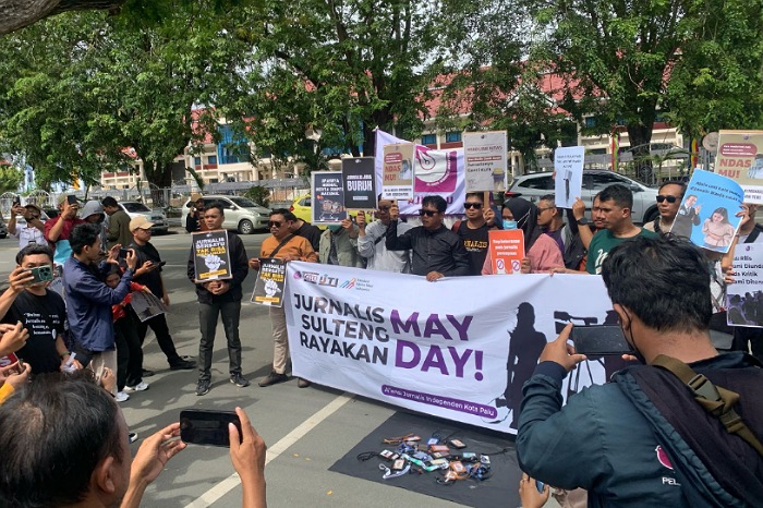 Jurnalis Sulteng Suarakan Gelombang PHK di Industri Media saat Aksi May Day 2025