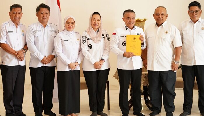 Wali Kota Palu dan Wakilnya Terima Hasil Pemeriksaan Laporan Keuangan Pemkot dari BPK Sulteng