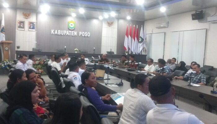 Satgas PKA Mediasi Tuntutan Masyarakat Transmigrasi Madoro: Sertifikasi Tanah hingga Utang Sawit Dibahas