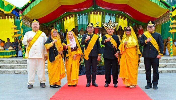 Gubernur Sulteng Buka Rembuk Budaya Bokid Hadat, Terima Gelar Kehormatan Tao Doka dari Raja Buol