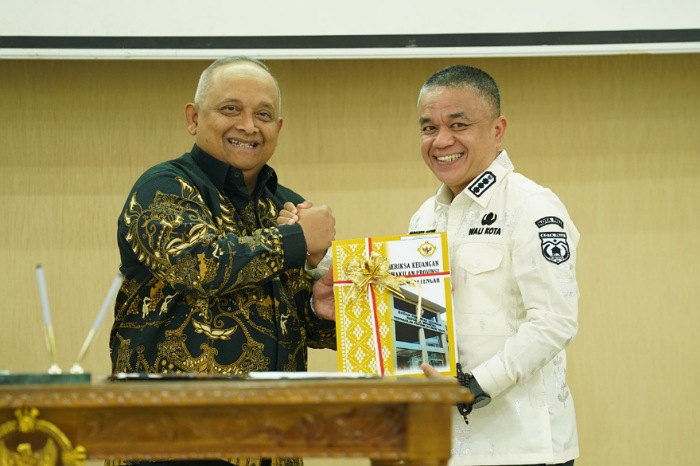 Hadianto Terima Hasil Pemeriksaan LKPD dari BPK Sulteng, Pemkot Raih Predikat Opini WTP
