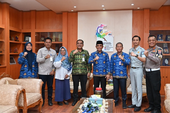 Gubernur Teken SKB Tim Gabungan Berantas ODOL untuk Tingkatkan PAD Sulteng