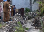 Hadianto Tinjau Drainase di Jalan Dewi Sartika, Respons Cepat Banjir Lumpur