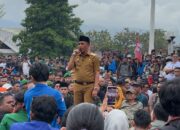 Janji Gubernur Sulteng Tindak Seluruh Tambang Ilegal di Depan Ribuan Massa Aksi