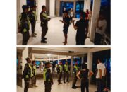 Satpol PP Sulteng Edukasi Kelompok Sanggar Seni saat Berlatih di Kawasan Kantor Gubernur