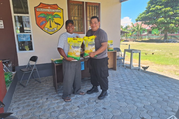 Jaga Stabilitas Harga Pangan, Polres Touna dan Bulog Gelar Pasar Beras Murah di Ampana Tete