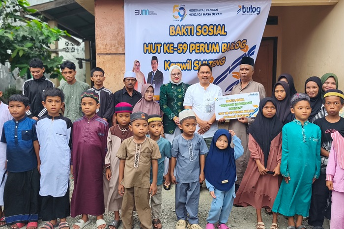 Bakti Sosial Sambut HUT Ke-59, Bulog Sulteng Serahkan Bantuan Bahan Pangan pada 2 Panti Asuhan