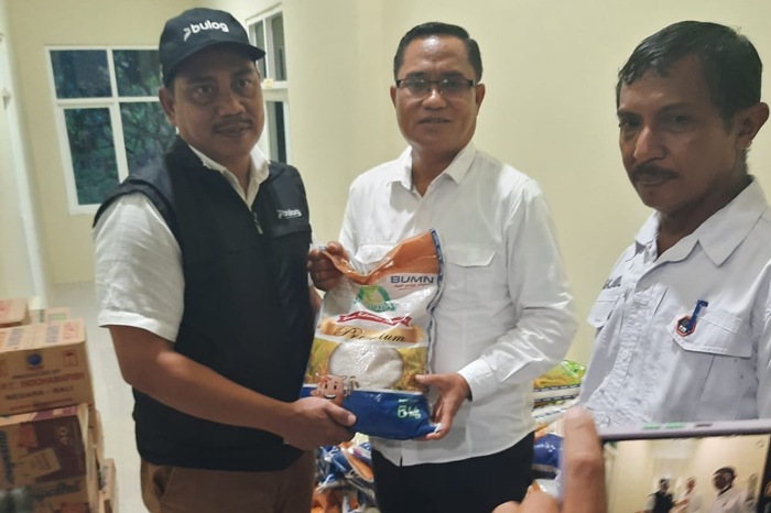 Bulog Sulteng Salurkan Bantuan Pangan untuk Korban Gempa di Sigi dan Palu