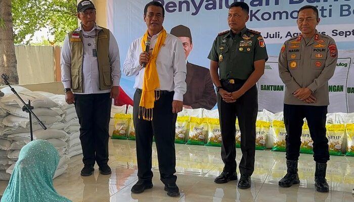 Mentan Amran Boyong Dirut Bulog dan Pupuk Indonesia ke Sulteng, Orasi Ilmiah di Untad lalu Salurkan Bantuan Pangan