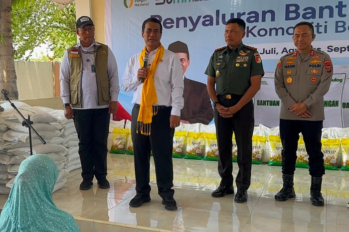 Mentan Amran Boyong Dirut Bulog dan Pupuk Indonesia ke Sulteng, Orasi Ilmiah di Untad lalu Salurkan Bantuan Pangan